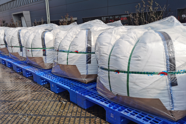 比亞迪電池新簽：3年磷酸鐵鋰采購/開發