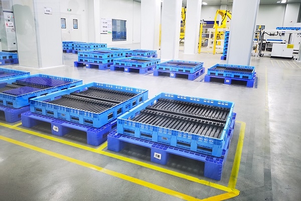 探秘蜂巢能源首個(gè)飛疊短刀基地 楊紅新：電池行業(yè)內(nèi)卷是必然