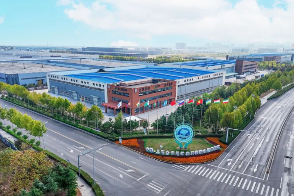 可1分鐘全自動換電 聯合新能源發布電動汽車“5+1”技術體系