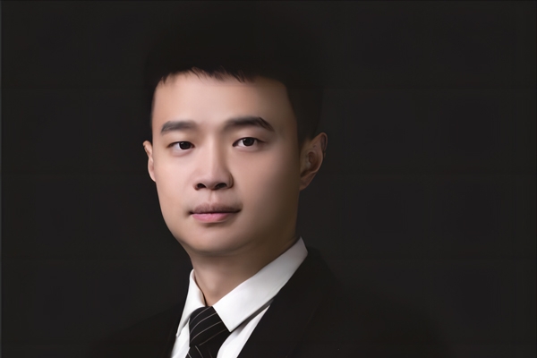 鑫鉑瑞陳澤仁:祝大家龍年快樂,萬事如意!