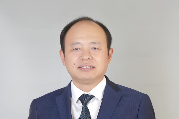 昆侖材料郭營軍：祝愿新能源行業(yè)蓬勃發(fā)展，新老朋友龍馬精神！