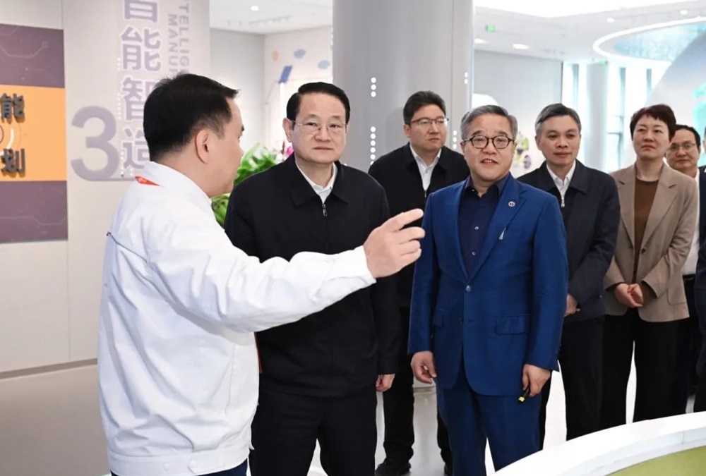 浙江省委書記易煉紅調(diào)研萬向創(chuàng)新聚能城：鼓勵發(fā)展新質(zhì)生產(chǎn)力 把美好藍圖變?yōu)楝F(xiàn)實