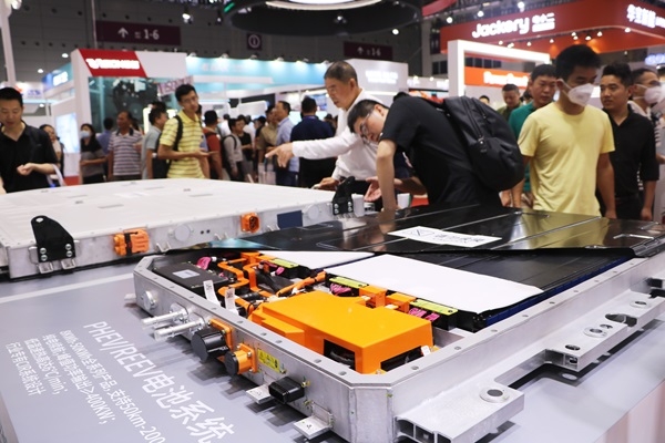 插混車塞進大電池，更像“純電車”的混動車是未來風口？