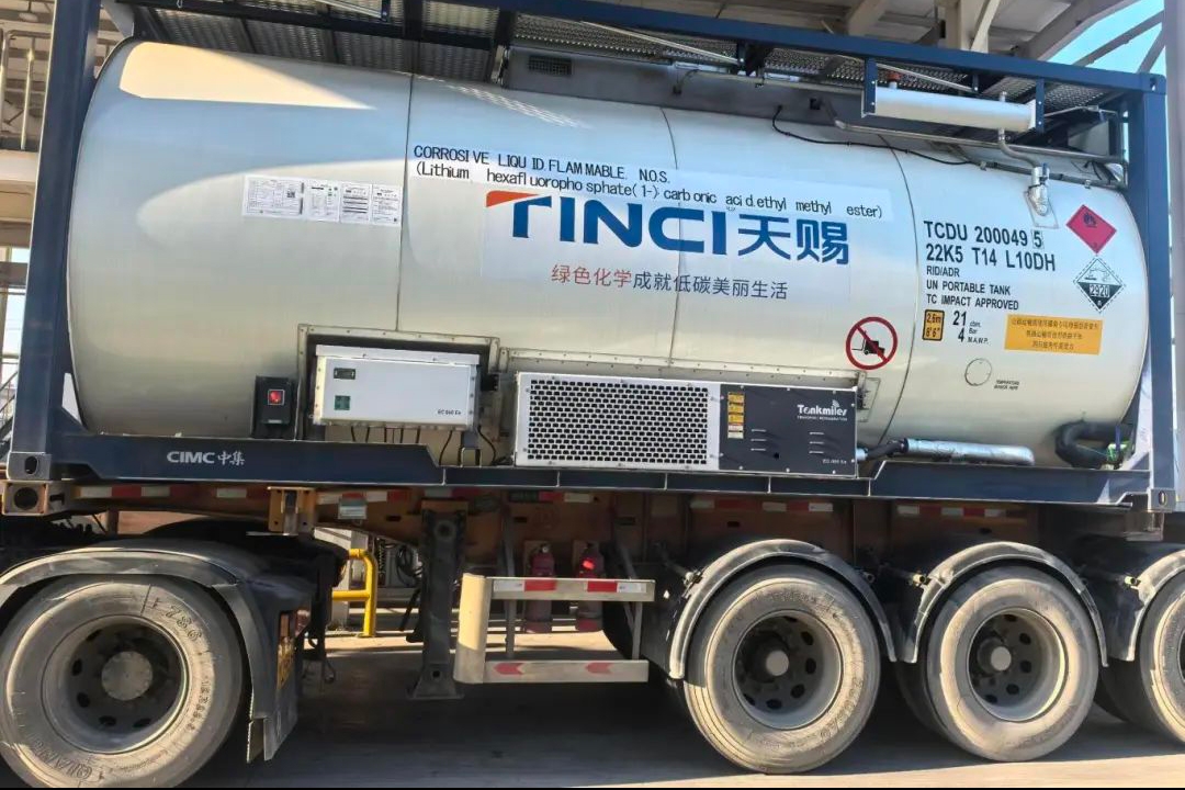 【電解液周報】前11月我國磷酸鐵鋰電池用電解液需求92.8萬噸!天賜溧陽電解液首次出口