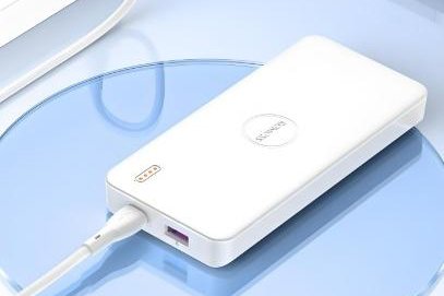 又一羅馬仕充電寶充電時(shí)爆炸 目擊者稱不是召回型號(hào)