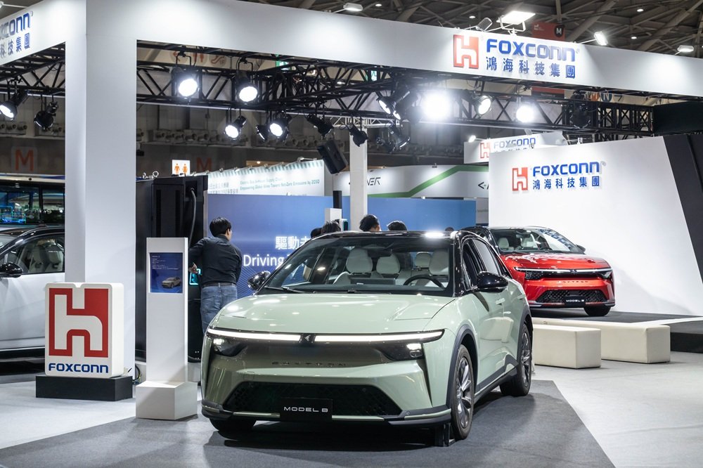 富士康造車(chē)再下一城！攜手三菱扶桑打造電動(dòng)巴士