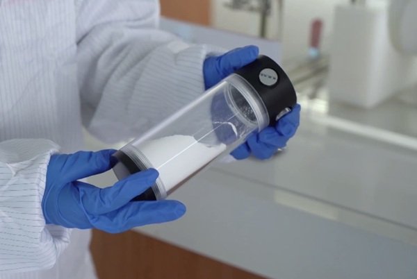 國內已建成首條大容量全固態電池產線！電車續航有望突破1000公里