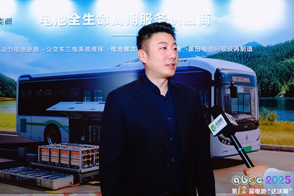 遠(yuǎn)鵬新能源：三維驅(qū)動(dòng)領(lǐng)跑公交換電藍(lán)海 技術(shù)攻堅(jiān)夯實(shí)發(fā)展根基