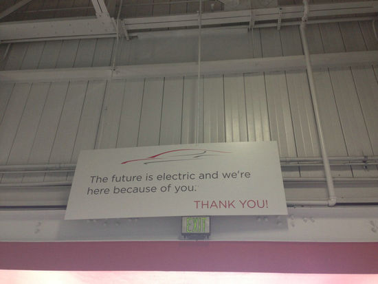 獨家探訪Tesla工廠：未來是電動時代