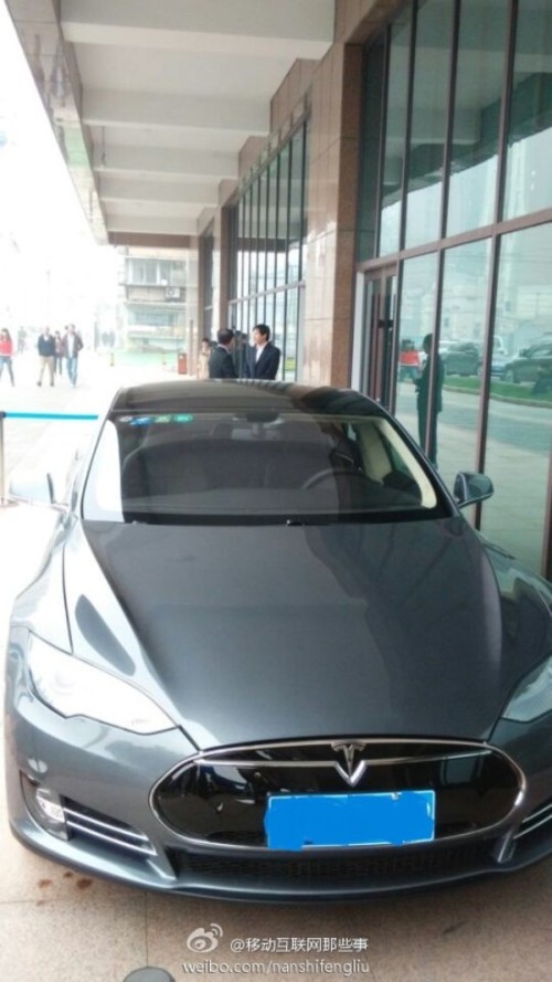 雷軍也要造汽車？特斯拉老大馬斯克造訪小米？