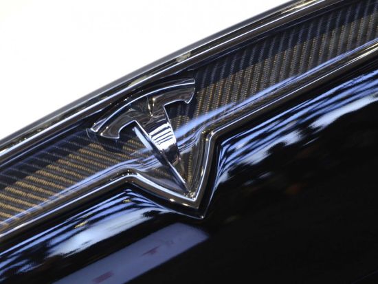  特斯拉：從瀕臨破產到股價飆升1000%的心路歷程