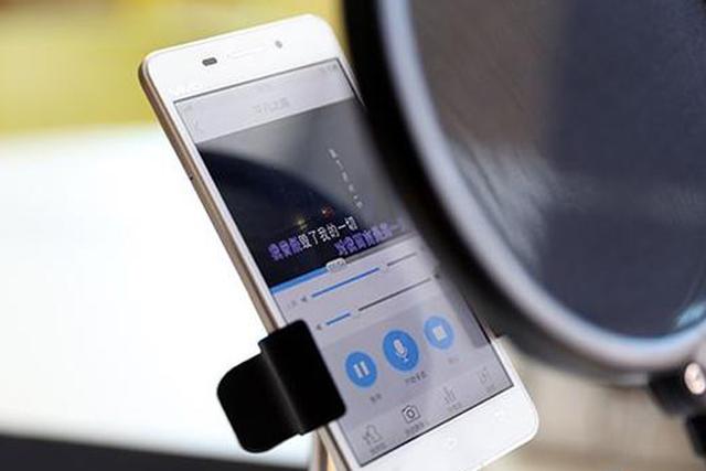 2015智能手機發展趨勢預測 激進與保守的沖撞