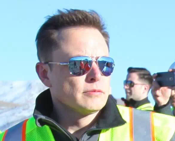 馬斯克近日去了一趟“超級(jí)電池工廠(chǎng)” 特斯拉又要帥呆了?