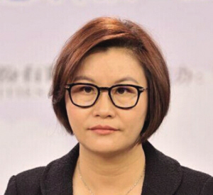 中國(guó)新女首富周群飛30年發(fā)家史:打工妹沒(méi)靠小三上位