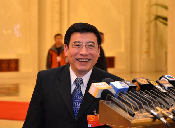 工信部苗圩:正抓緊編制“互聯網+”規劃 工信部苗圩:正抓緊編制“互聯網+”規劃