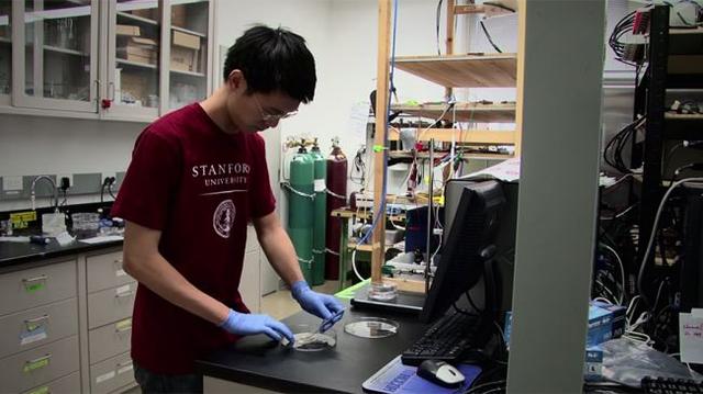 智能手機(jī)電池的未來(lái):更輕更小充電速度更快 智能手機(jī)電池的未來(lái):更輕更小充電速度更快