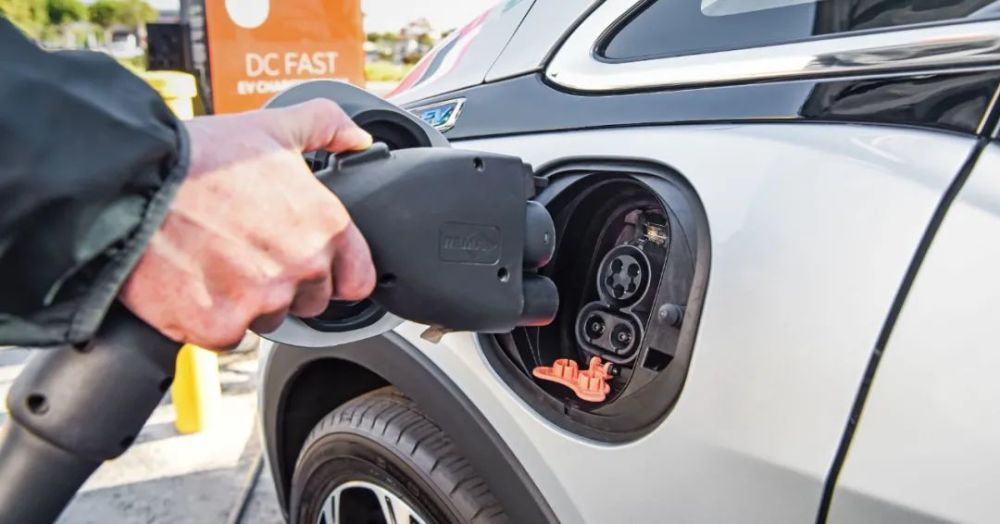 為什么開慣電動汽車的人，再也不想換回燃油車了？