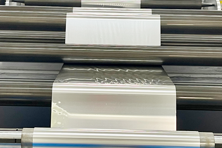 鼎勝新材上半年凈利5.97億元 電池箔占比進一步增加