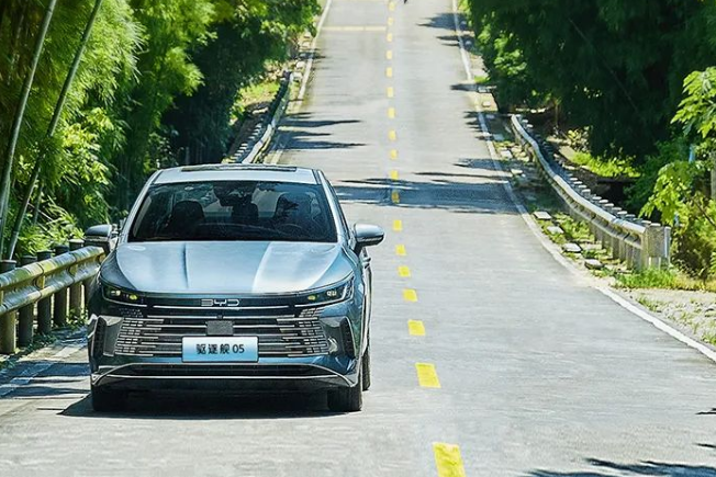 乘聯(lián)會預(yù)估11月新能源乘用車廠家批發(fā)銷量73.2萬輛