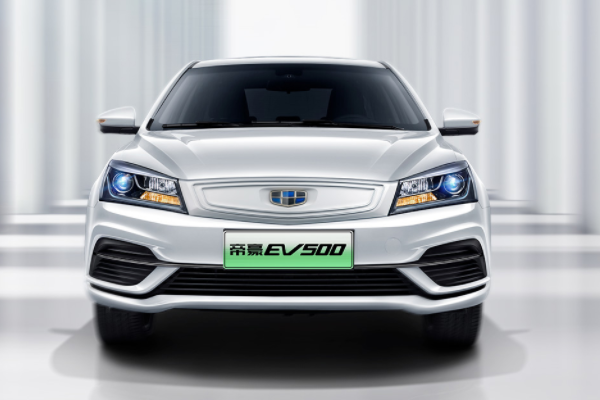 我國(guó)現(xiàn)存新能源汽車相關(guān)企業(yè)56.8萬家 今年上半年新增11.1萬家