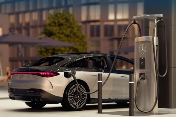 奔馳2022年?duì)I業(yè)額超1500億歐元 純電動乘用車銷售14.9萬輛