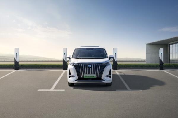 7325輛!騰勢D9穩(wěn)坐2月份35萬以上新能源豪華MPV銷量榜首