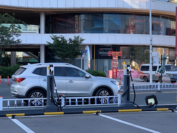 前4月我國(guó)充電基礎(chǔ)設(shè)施增量88.2萬(wàn)臺(tái) 換電站保有量2102座