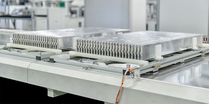 “油電之爭”進入關鍵年,電池價格還能降多少?