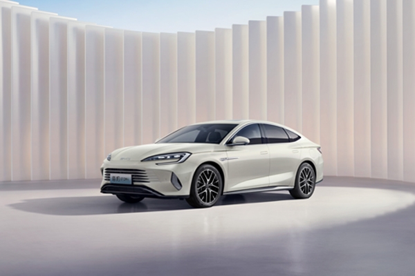 比亞迪2025款海豹售17.58萬起!海豹07DM-i售13.98萬起!