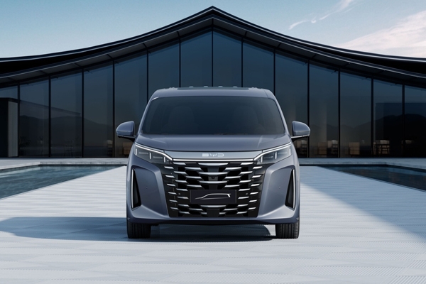 預計售價30萬起,年內上市!比亞迪王朝首款中大型旗艦MPV夏首發亮相!