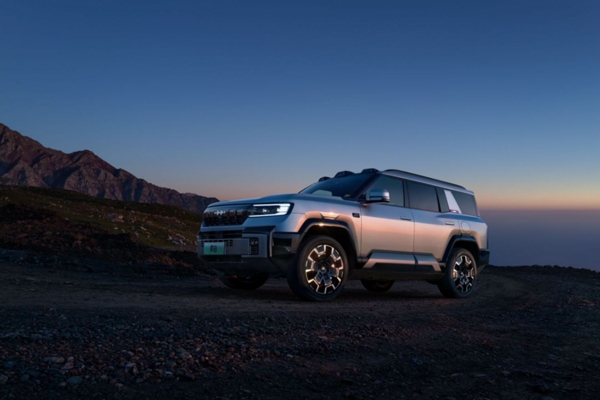 比亞迪華為聯(lián)合發(fā)布！這一新能源車國(guó)貨旗艦來(lái)了！