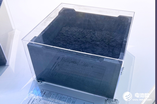 生產(chǎn)依舊“瘋狂”！2024年磷酸鐵鋰即將“完美收官”