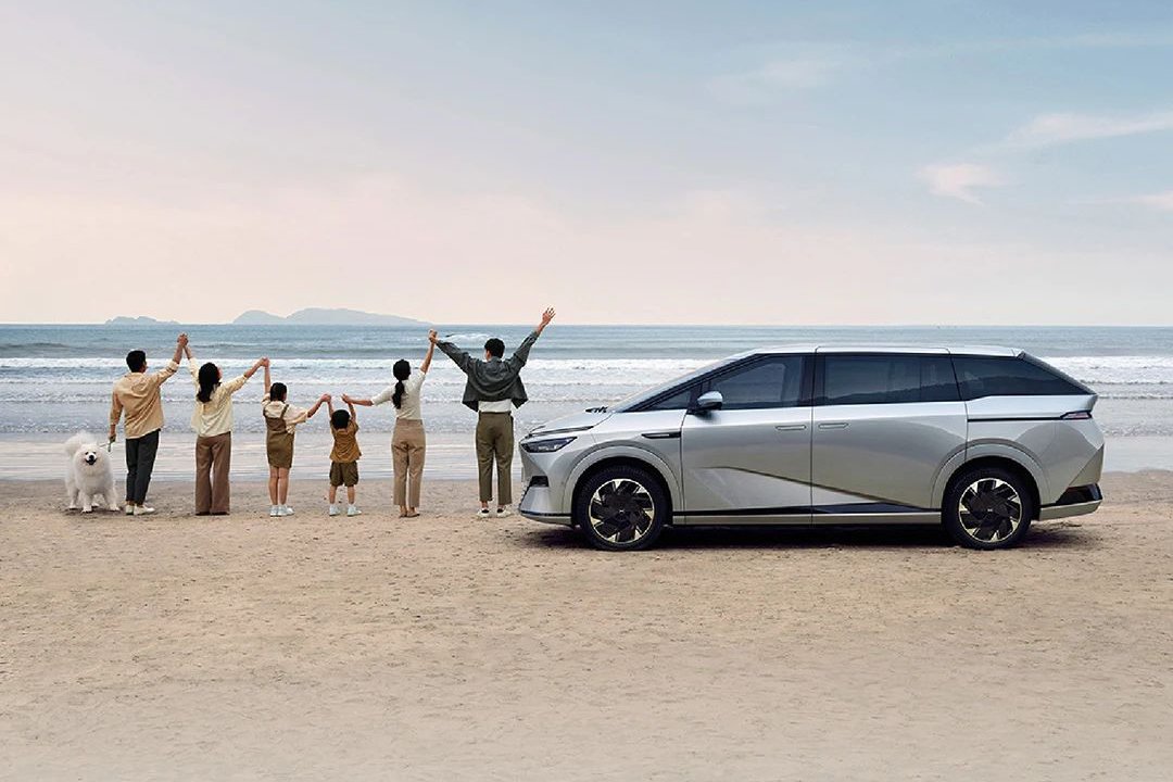 注冊(cè)資本400億元！小鵬汽車科技更名