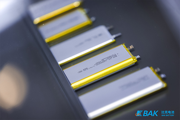 比克電池?cái)y旗下圓柱、聚合物與方形電池三大產(chǎn)品線亮相CIBF 2025