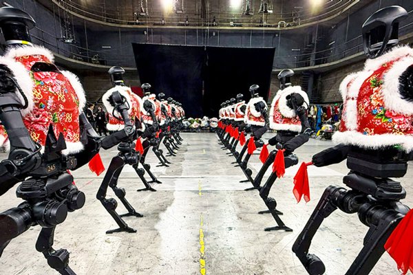 人形機器人迎來量產(chǎn)元年 2035年全球市場規(guī)模將突破1.5萬億