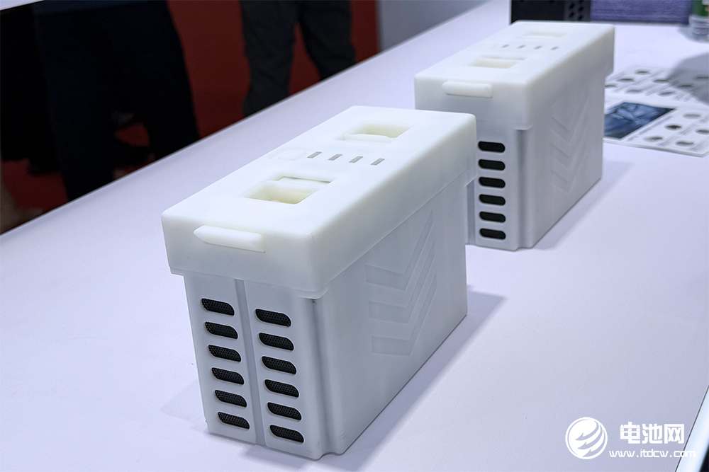 人形機(jī)器人電池