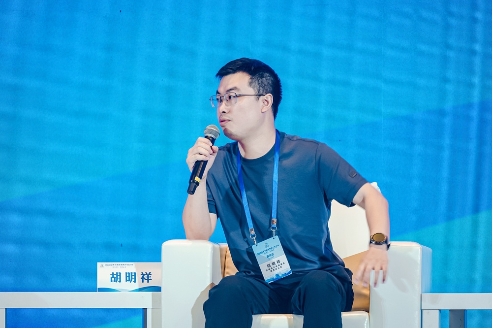 無錫盤古新能源有限責(zé)任公司董事長胡明祥