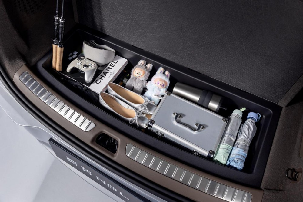 騰勢N8L正式上市 騰勢N8L正式上市