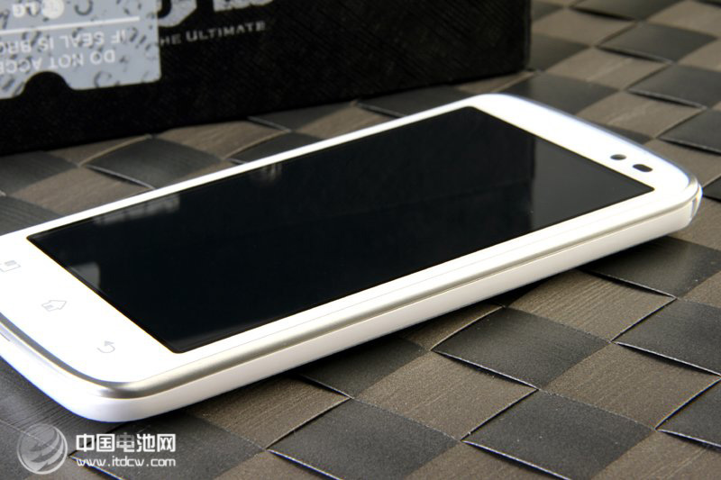 LG在華放棄低端手機(jī) 進(jìn)軍高端智能手機(jī)市場