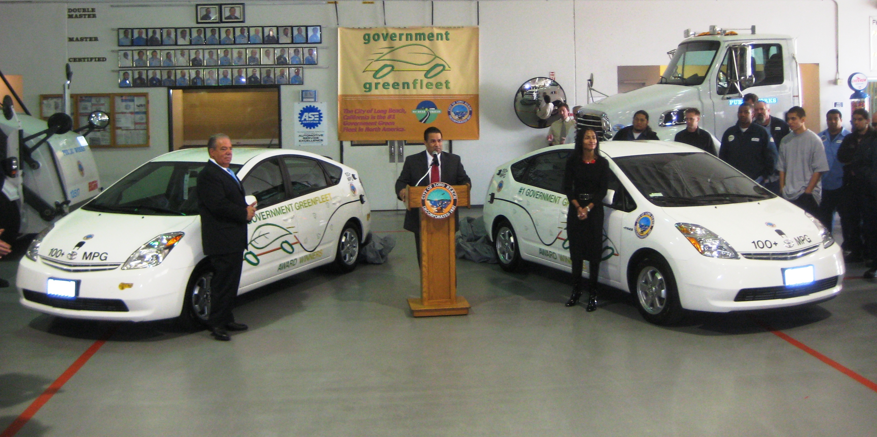 北京開(kāi)建1000個(gè)充電樁 新能源概念股暴漲