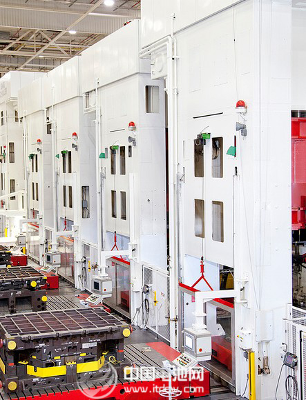 特斯拉生產車間 