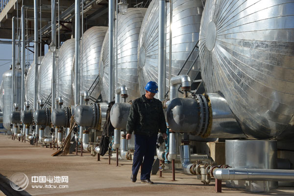 遼寧港隆年產(chǎn)1.5萬(wàn)噸鋰電池電解液一期工程項(xiàng)目