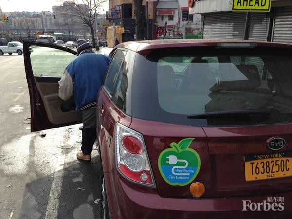 費用高、故障多、充電難：電動出租紐約上路難