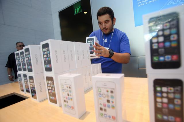 PC業(yè)移動求生路又遭打擊 智能手機(jī)爆發(fā)窗口關(guān)閉