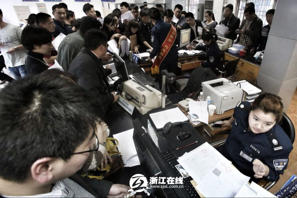 杭州26日零時(shí)起限牌 新購(gòu)車(chē)上牌要搖號(hào)或競(jìng)價(jià)