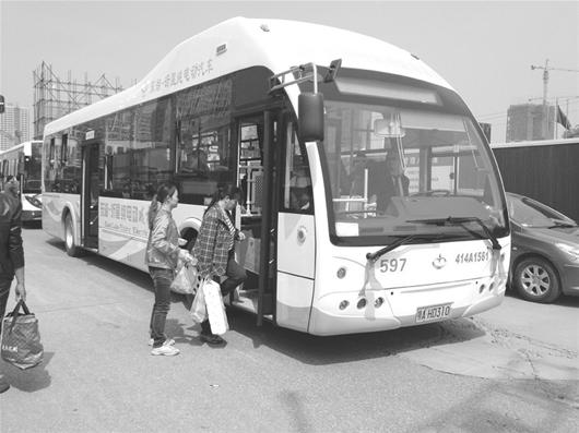 500輛純電動公交車年內穿行武漢 每車年省油費10萬