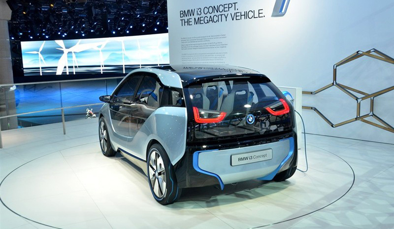 多數(shù)車(chē)企下調(diào)今年產(chǎn)銷(xiāo)目標(biāo) 布局新能源車(chē)