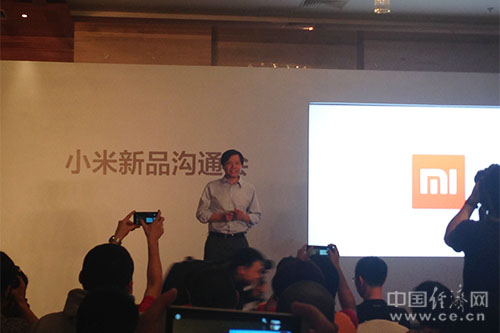 小米發(fā)新品抱客廳“大腿” 未來或出智能插座等配件 小米發(fā)新品抱客廳“大腿” 未來或出智能插座等配件