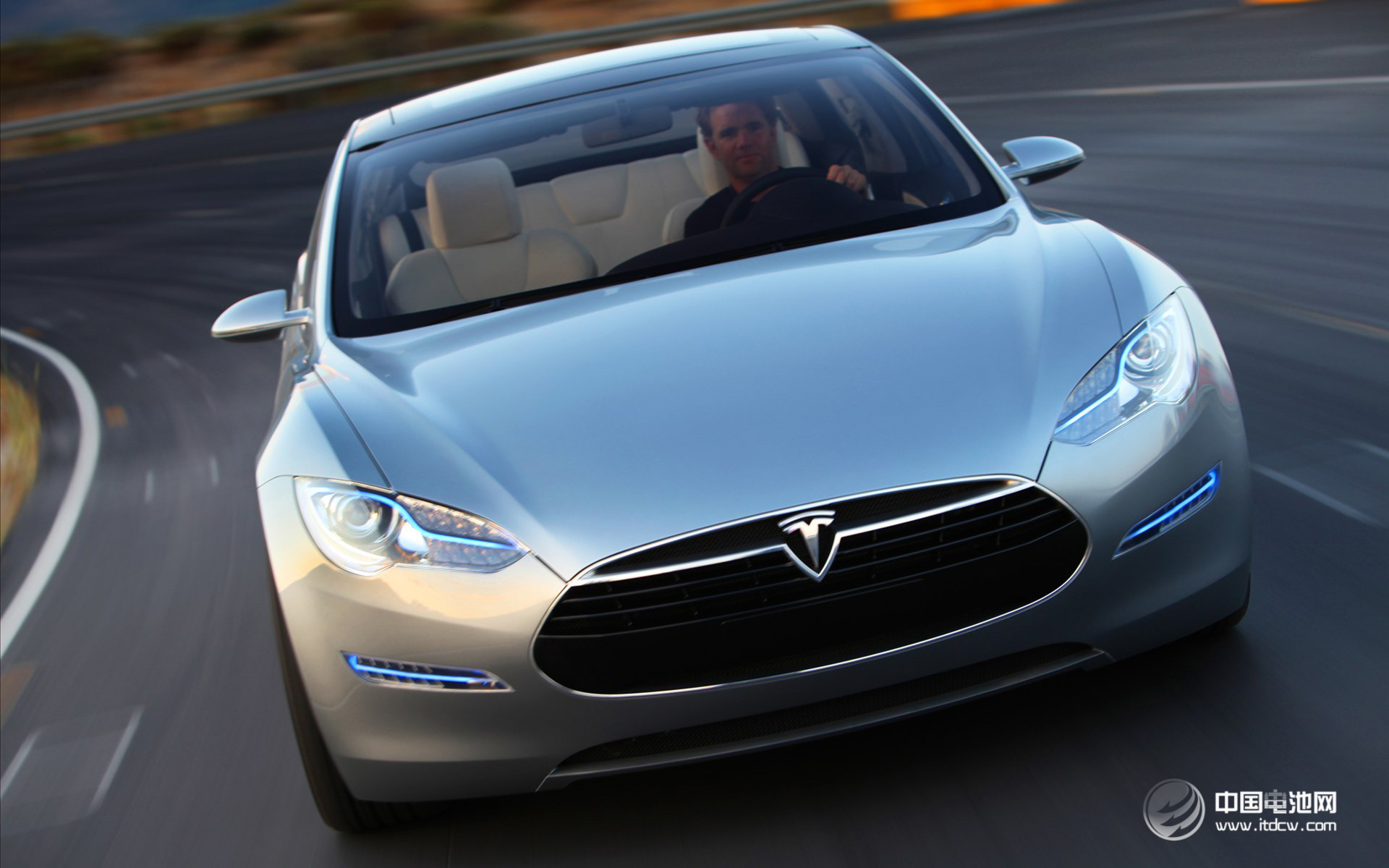 特斯拉能否贏在中國？電池安全性、充電便捷性遭質疑