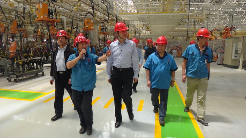 四川經(jīng)信委主任王海林調(diào)研綿陽(yáng)新能源車項(xiàng)目情況